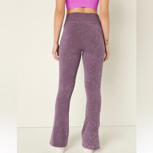 VS Pink NEW Cotton Foldover Flare Leggings And Dreamy Pink Henley Campus Tee NEW - Picture 6 of 15